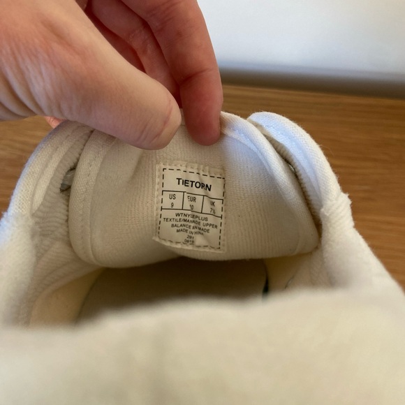 Tretorn Off-White Canvas Sneakers Women’s Size 11 - Picture 5 of 14